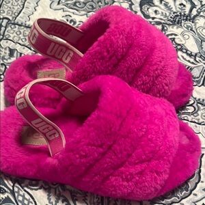 UGG Fuchsia Fluffy Slides